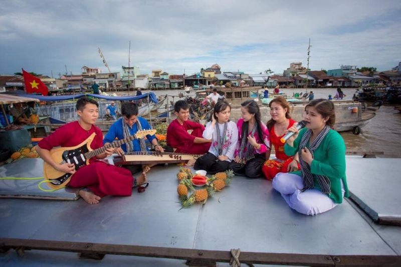 Đờn ca tài tử trên sông