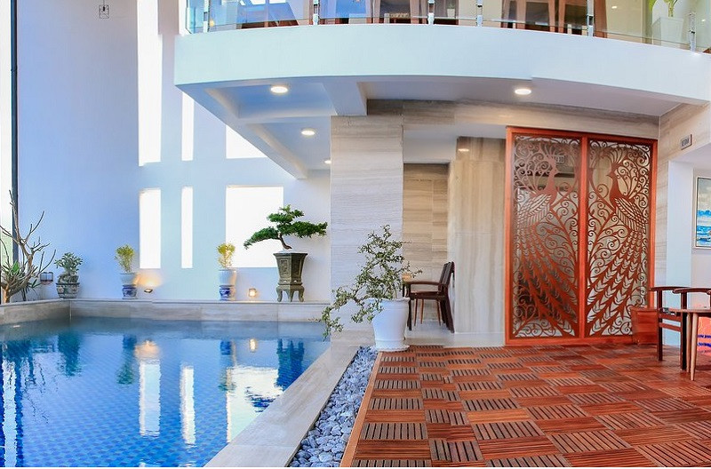 Hồ bơi trên tầng thượng