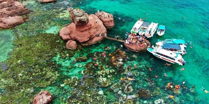 Hòn Gầm Ghì sở hữu phong cảnh non nước nên thơ hữu tình