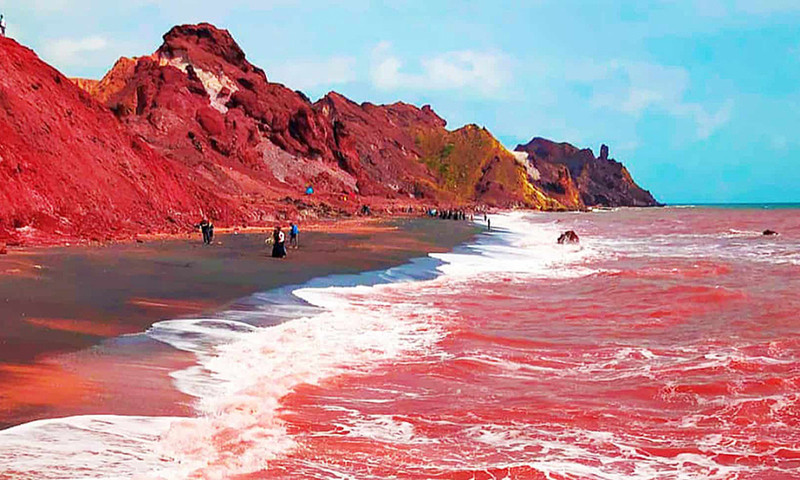 Bãi biển Red Beach