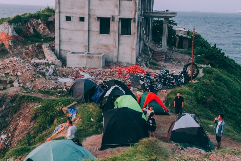 Cắm trrại ở Mũi Nghinh Phong